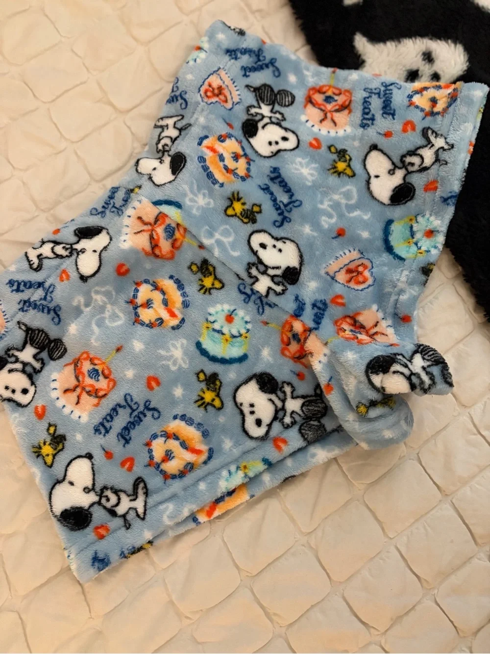 Vintage Style Peanuts Snoopy Sweet Treats Plush Lounge Shorts (Size L) 🍰✨
